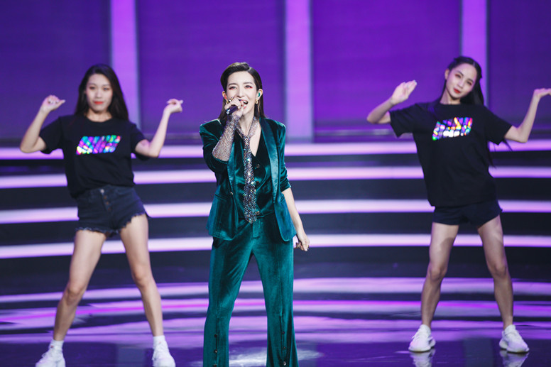 想学化妆学费多少？